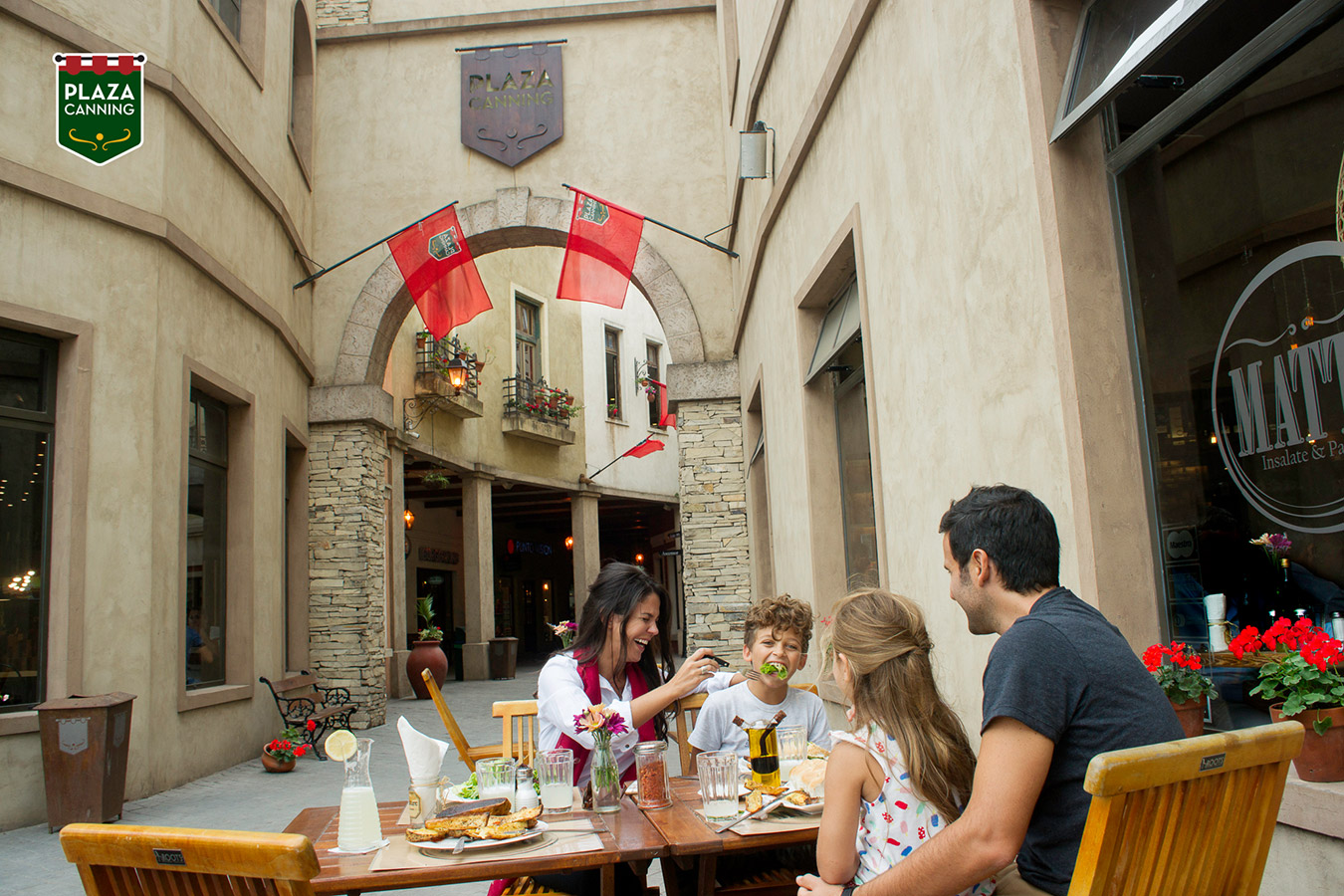 Plaza Canning
